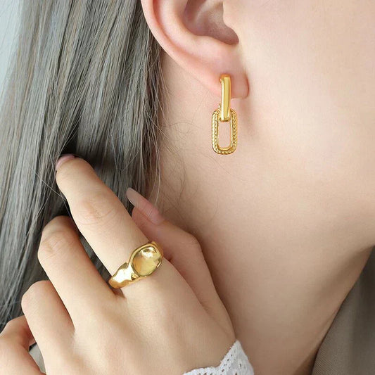 The Benefits of Waterproof Jewellery: Stylish & Practical for Everyday Wear