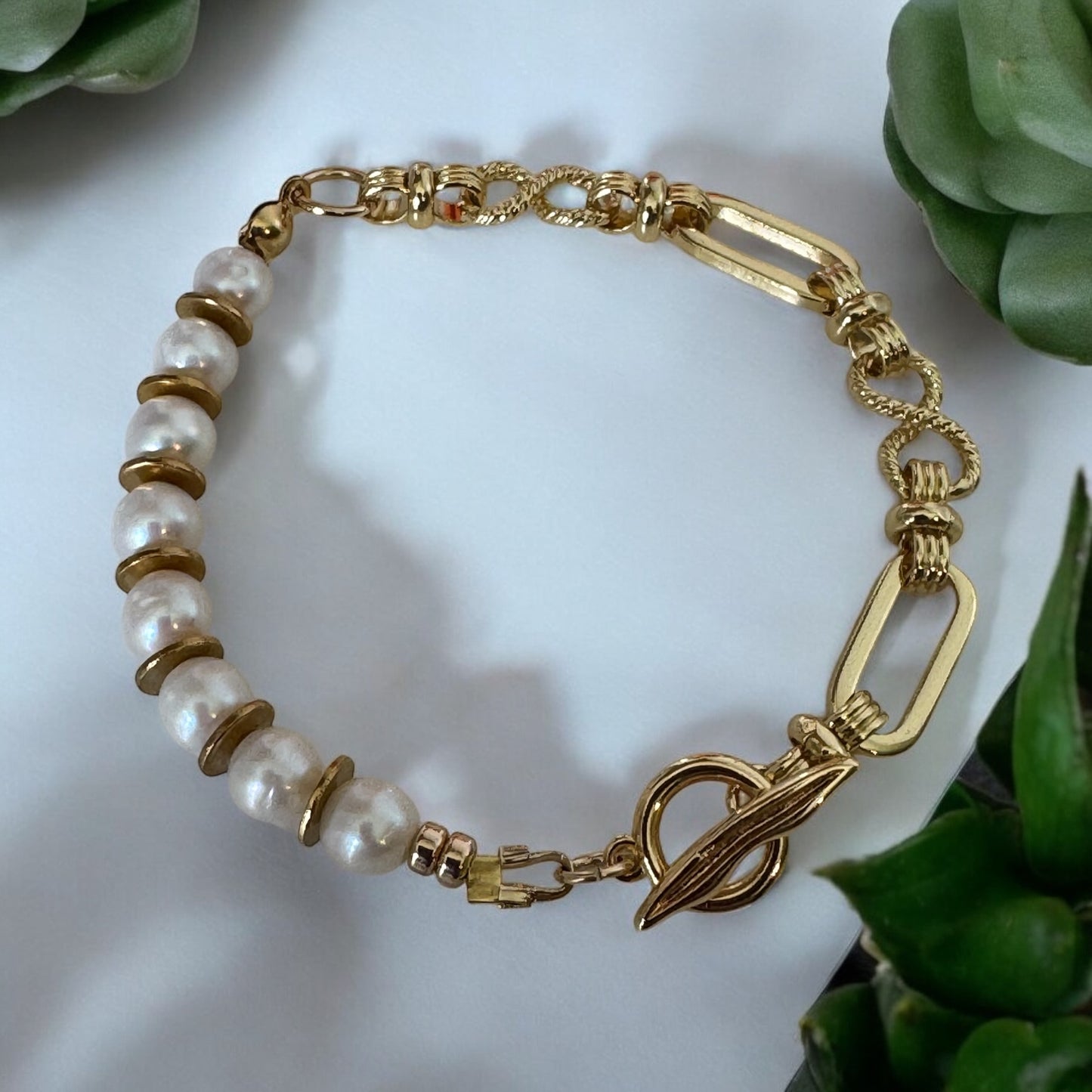 Freshwater Pearl & Gold-Filled Toggle Bracelet – Dainty & Elegant
