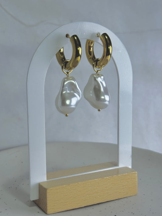 Baroque Pearl Drop Earrings – 18k Gold Waterproof