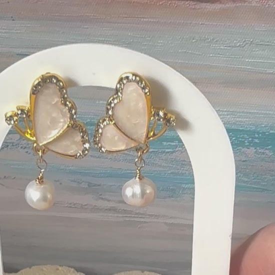 Butterfly earrings with pearls 