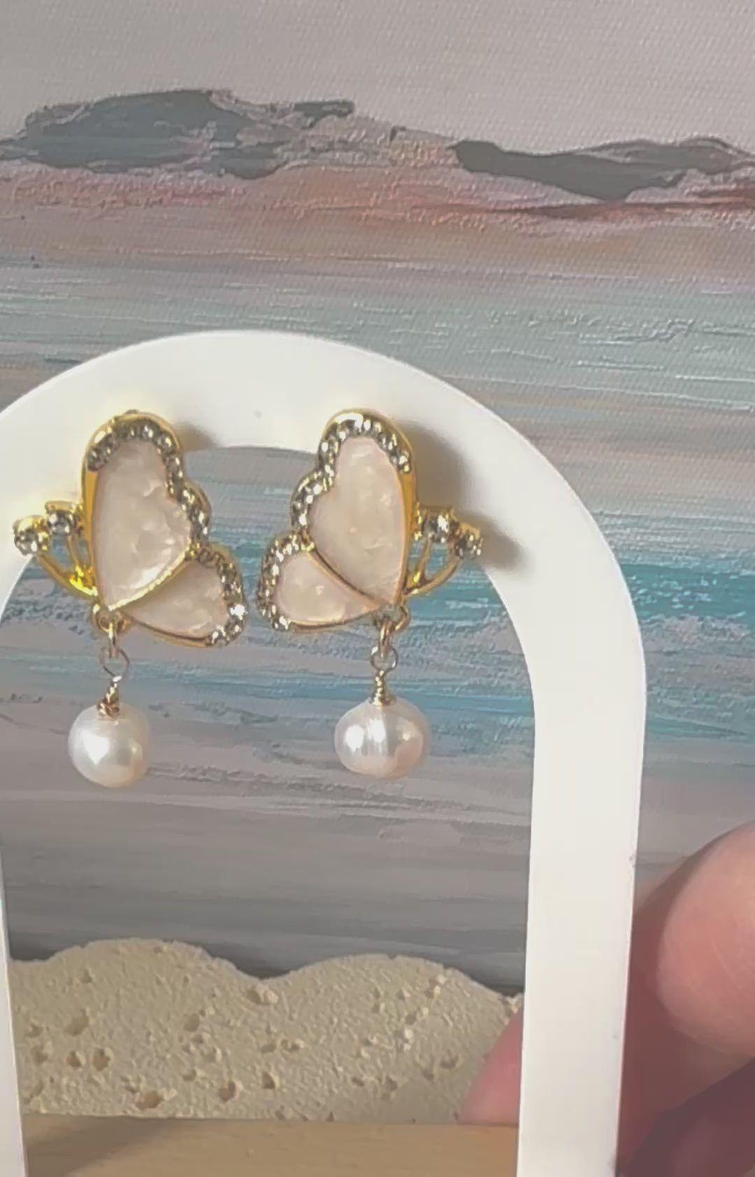 Butterfly earrings with pearls 